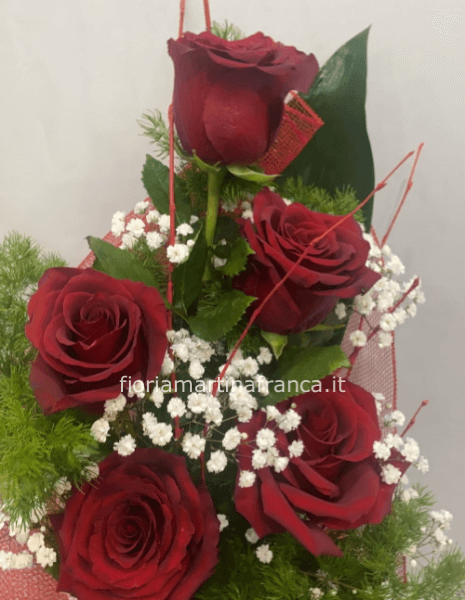 Rose rosse bellissime da comporre in mazzo per numero di steli.