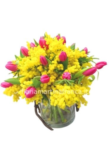 Bouquet di tulipani e mimosa confezionato